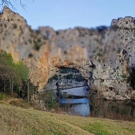 De L'auzon Pont D'arc 3ch Holiday home *